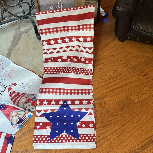 NWT Set of 8 Placemats and 1 Table Runner Summer Americana Farmhouse Theme - Picture 2 of 6